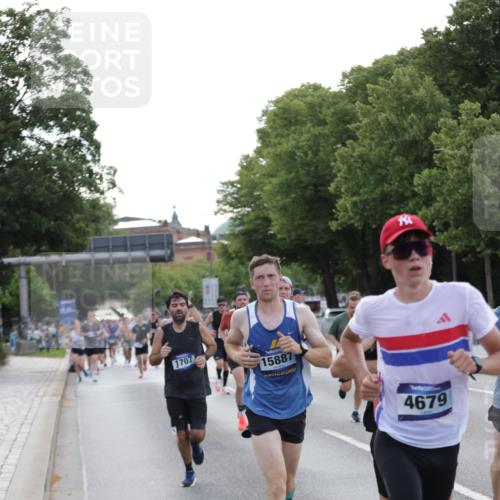 29.06.2025 - hella hamburg halbmarathon Jannik Wohlers http://msf.ph/oto/8191286 29.06.2025 09:45:11 Lombardsbrücke 57, 1707, 1990, 2689, 3043, 4129, 4679, 4698, 4749, 5328, 5746, 5826, 6358, 7389, 7481, 7651, 7723, 8190, 8209, 8883, 9571, 9634, 10017, 10876, 11120, 11413, 11857, 12234, 12308, 12691, 12988, 13066, 13618, 14028, 14395, 14466, 14784, 15621, 15826, 15887, 16712, 17151, 17191, 17197, 17802, 18099, 18102, 18177, 19202, 19203 meine-sportfotos.de