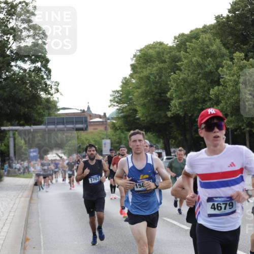 29.06.2025 - hella hamburg halbmarathon Jannik Wohlers http://msf.ph/oto/8191295 29.06.2025 09:45:11 Lombardsbrücke 57, 1707, 1990, 2689, 3043, 4129, 4679, 4698, 4749, 5328, 5746, 5826, 6358, 7389, 7481, 7651, 7723, 8190, 8209, 8883, 9571, 9634, 10017, 10876, 11120, 11413, 11857, 12234, 12308, 12691, 12988, 13066, 13618, 14028, 14395, 14466, 14784, 15621, 15826, 15887, 16712, 17151, 17191, 17197, 17802, 18099, 18102, 18177, 19202, 19203 meine-sportfotos.de