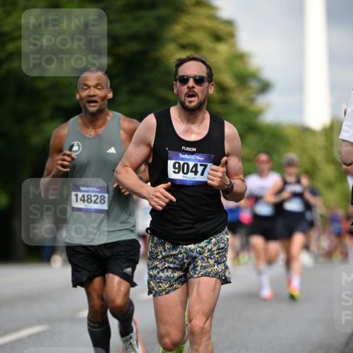 29.06.2025 - hella hamburg halbmarathon Dr. Thomas Lammeyer http://msf.ph/oto/8191344 29.06.2025 09:47:37 Kennedybrücke 1065, 2879, 3075, 3968, 4678, 5344, 7231, 7349, 7793, 8975, 9047, 10106, 10173, 10790 meine-sportfotos.de