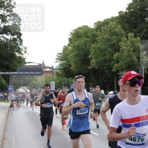 29.06.2025 - hella hamburg halbmarathon Jannik Wohlers http://msf.ph/oto/8191361 29.06.2025 09:45:11 Lombardsbrücke 57, 1707, 1990, 2689, 3043, 4129, 4679, 4698, 4749, 5328, 5746, 5826, 6358, 7389, 7481, 7651, 7723, 8190, 8209, 8883, 9571, 9634, 10017, 10876, 11120, 11413, 11857, 12234, 12308, 12691, 12988, 13066, 13618, 14028, 14395, 14466, 14784, 15621, 15826, 15887, 16712, 17151, 17191, 17197, 17802, 18099, 18102, 18177, 19202, 19203 meine-sportfotos.de