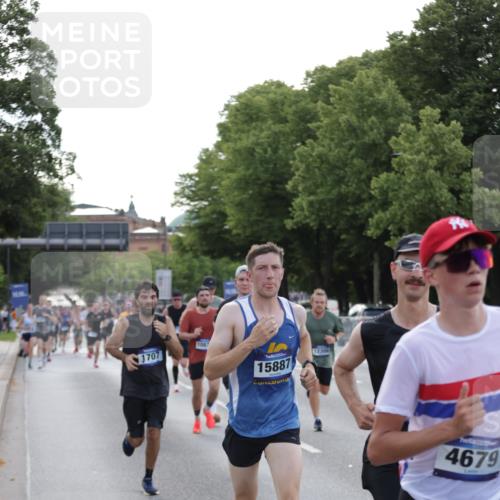 29.06.2025 - hella hamburg halbmarathon Jannik Wohlers http://msf.ph/oto/8191369 29.06.2025 09:45:11 Lombardsbrücke 57, 1707, 1990, 2689, 3043, 4129, 4679, 4698, 4749, 5328, 5746, 5826, 6358, 7389, 7481, 7651, 7723, 8190, 8209, 8883, 9571, 9634, 10017, 10876, 11120, 11413, 11857, 12234, 12308, 12691, 12988, 13066, 13618, 14028, 14395, 14466, 14784, 15621, 15826, 15887, 16712, 17151, 17191, 17197, 17802, 18099, 18102, 18177, 19202, 19203 meine-sportfotos.de