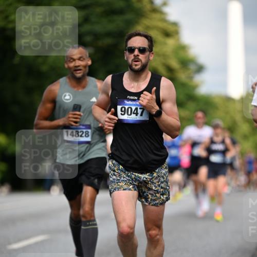 29.06.2025 - hella hamburg halbmarathon Dr. Thomas Lammeyer http://msf.ph/oto/8191390 29.06.2025 09:47:37 Kennedybrücke 1065, 2879, 3075, 3968, 4678, 5344, 7231, 7349, 7793, 8975, 9047, 10106, 10173, 10790 meine-sportfotos.de