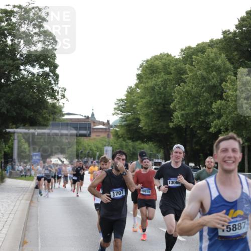 29.06.2025 - hella hamburg halbmarathon Jannik Wohlers http://msf.ph/oto/8191418 29.06.2025 09:45:11 Lombardsbrücke 57, 1707, 1990, 2689, 3043, 4129, 4679, 4698, 4749, 5328, 5746, 5826, 6358, 7389, 7481, 7651, 7723, 8190, 8209, 8883, 9571, 9634, 10017, 10876, 11120, 11413, 11857, 12234, 12308, 12691, 12988, 13066, 13618, 14028, 14395, 14466, 14784, 15621, 15826, 15887, 16712, 17151, 17191, 17197, 17802, 18099, 18102, 18177, 19202, 19203 meine-sportfotos.de