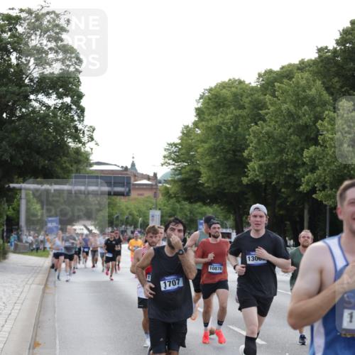 29.06.2025 - hella hamburg halbmarathon Jannik Wohlers http://msf.ph/oto/8191442 29.06.2025 09:45:12 Lombardsbrücke 57, 1707, 1990, 2689, 3043, 4129, 4679, 4698, 4749, 5328, 5826, 6358, 7389, 7481, 7651, 8190, 9571, 9634, 10017, 10876, 11120, 11857, 12234, 12308, 12691, 12988, 13066, 13618, 14028, 14395, 14466, 14784, 15826, 15887, 16712, 17151, 17191, 17197, 17802, 18099, 18102, 18177 meine-sportfotos.de