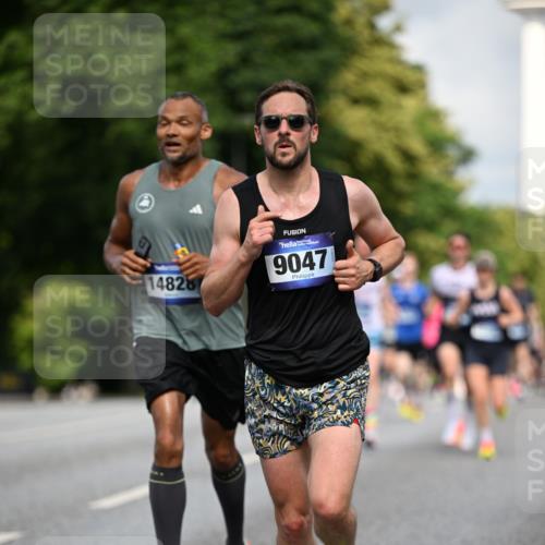 29.06.2025 - hella hamburg halbmarathon Dr. Thomas Lammeyer http://msf.ph/oto/8191471 29.06.2025 09:47:37 Kennedybrücke 1065, 2879, 3075, 3968, 4678, 5344, 7231, 7349, 7793, 8975, 9047, 10106, 10173, 10790 meine-sportfotos.de