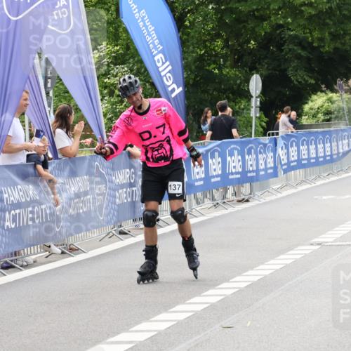 29.06.2025 - hella hamburg halbmarathon Strokosch-Dieckow http://msf.ph/oto/8191505 29.06.2025 09:32:55 Ziel 20137 meine-sportfotos.de