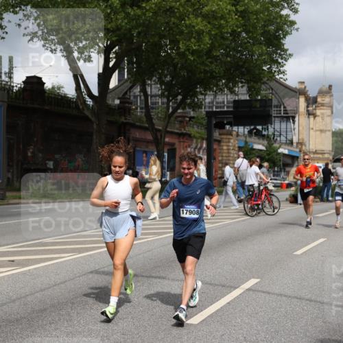 29.06.2025 - hella hamburg halbmarathon Yannick Fuchs http://msf.ph/oto/8191507 29.06.2025 10:43:59 20KM 1216, 2516, 2788, 2878, 3414, 3543, 3562, 3692, 4247, 4933, 5447, 5978, 6115, 6125, 6282, 7100, 7332, 7657, 8437, 8454, 8576, 8689, 8813, 8899, 8921, 9031, 9200, 9491, 9551, 9597, 9723, 9965, 10189, 10480, 11339, 11975, 12035, 12203, 12271, 12733, 13159, 13225, 13463, 13690, 13976, 14562, 14794, 14838, 15519, 15620, 15966, 16403, 16738, 16843, 16877, 16887, 17001, 17282, 17908, 18350, 18451, 18926, 18960, 19109 meine-sportfotos.de