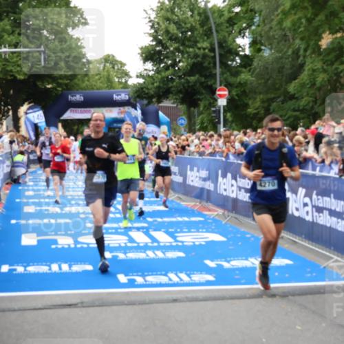 29.06.2025 - hella hamburg halbmarathon Zöllner http://msf.ph/oto/8191515 29.06.2025 10:44:53 Ziel 1941, 2098, 2970, 3004, 3098, 3785, 4270, 4425, 4915, 7056, 7167, 7325, 9720, 12161, 16834, 17406, 18631, 19207, 19210 meine-sportfotos.de