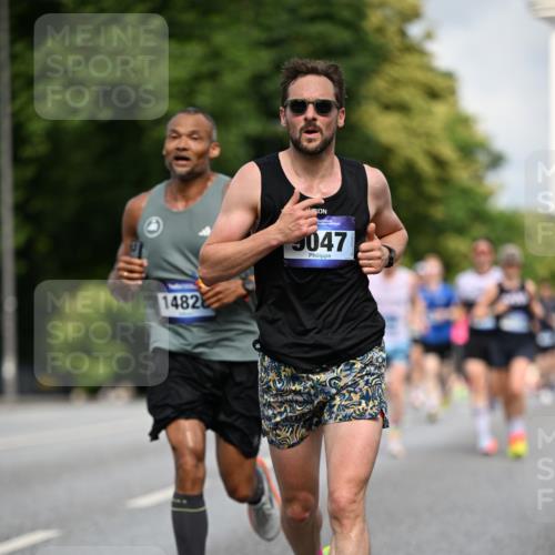 29.06.2025 - hella hamburg halbmarathon Dr. Thomas Lammeyer http://msf.ph/oto/8191521 29.06.2025 09:47:37 Kennedybrücke 1065, 2879, 3075, 3968, 4678, 5344, 7231, 7349, 7793, 8975, 9047, 10106, 10173, 10790 meine-sportfotos.de