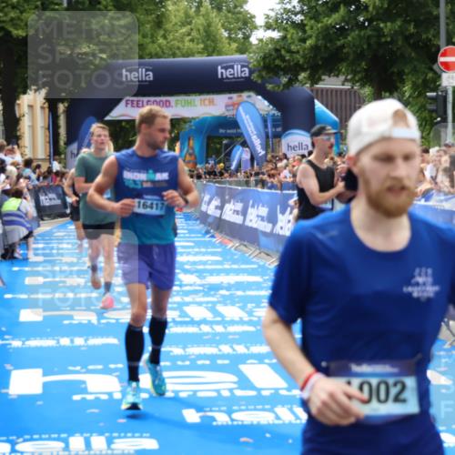 29.06.2025 - hella hamburg halbmarathon Zöllner http://msf.ph/oto/8191523 29.06.2025 10:34:29 Ziel 1002, 5550, 6305, 9686, 13618, 16417, 18099 meine-sportfotos.de