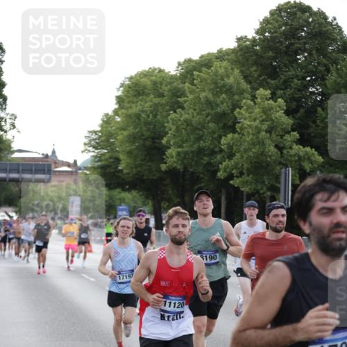 29.06.2025 - hella hamburg halbmarathon Jannik Wohlers http://msf.ph/oto/8191571 29.06.2025 09:45:13 Lombardsbrücke 57, 1707, 2689, 4129, 4679, 4698, 4749, 5826, 6358, 7389, 7481, 8190, 9571, 9634, 10017, 10876, 11120, 11857, 12234, 12308, 12691, 12988, 13066, 13618, 14028, 14395, 14466, 14622, 14784, 15826, 15887, 16712, 16724, 16755, 17151, 17191, 17197, 17802, 18099, 18177 meine-sportfotos.de