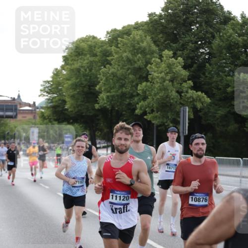 29.06.2025 - hella hamburg halbmarathon Jannik Wohlers http://msf.ph/oto/8191604 29.06.2025 09:45:14 Lombardsbrücke 57, 1686, 1707, 2689, 4129, 4679, 4698, 4749, 6358, 7389, 7481, 7965, 8190, 9571, 9634, 10017, 10876, 11120, 12234, 12308, 12691, 12988, 13066, 13618, 14028, 14395, 14466, 14622, 14784, 15826, 15887, 16712, 16724, 16755, 17151, 17191, 17197, 17802, 18099, 18177 meine-sportfotos.de