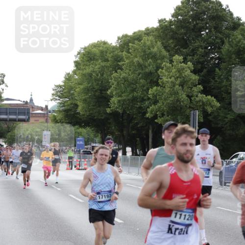 29.06.2025 - hella hamburg halbmarathon Jannik Wohlers http://msf.ph/oto/8191619 29.06.2025 09:45:14 Lombardsbrücke 57, 1686, 1707, 2689, 4129, 4679, 4698, 4749, 6358, 7389, 7481, 7965, 8190, 9571, 9634, 10017, 10876, 11120, 12234, 12308, 12691, 12988, 13066, 13618, 14028, 14395, 14466, 14622, 14784, 15826, 15887, 16712, 16724, 16755, 17151, 17191, 17197, 17802, 18099, 18177 meine-sportfotos.de
