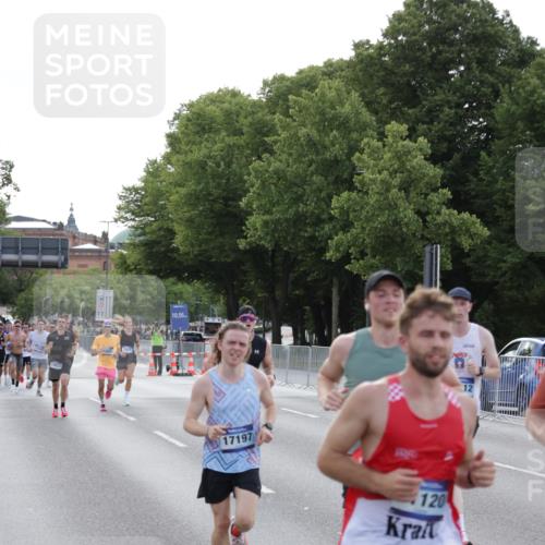 29.06.2025 - hella hamburg halbmarathon Jannik Wohlers http://msf.ph/oto/8191637 29.06.2025 09:45:14 Lombardsbrücke 57, 1686, 1707, 2689, 4129, 4679, 4698, 4749, 6358, 7389, 7481, 7965, 8190, 9571, 9634, 10017, 10876, 11120, 12234, 12308, 12691, 12988, 13066, 13618, 14028, 14395, 14466, 14622, 14784, 15826, 15887, 16712, 16724, 16755, 17151, 17191, 17197, 17802, 18099, 18177 meine-sportfotos.de