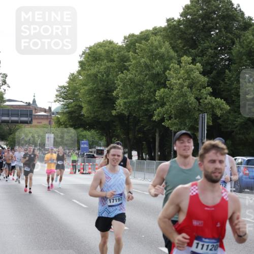 29.06.2025 - hella hamburg halbmarathon Jannik Wohlers http://msf.ph/oto/8191648 29.06.2025 09:45:14 Lombardsbrücke 57, 1686, 1707, 2689, 4129, 4679, 4698, 4749, 6358, 7389, 7481, 7965, 8190, 9571, 9634, 10017, 10876, 11120, 12234, 12308, 12691, 12988, 13066, 13618, 14028, 14395, 14466, 14622, 14784, 15826, 15887, 16712, 16724, 16755, 17151, 17191, 17197, 17802, 18099, 18177 meine-sportfotos.de