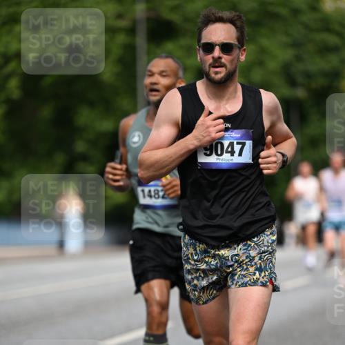 29.06.2025 - hella hamburg halbmarathon Dr. Thomas Lammeyer http://msf.ph/oto/8191701 29.06.2025 09:47:38 Kennedybrücke 1065, 2879, 3075, 3968, 4678, 5344, 7231, 7349, 7793, 8975, 9047, 10106, 10173, 10790 meine-sportfotos.de