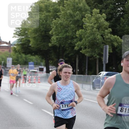 29.06.2025 - hella hamburg halbmarathon Jannik Wohlers http://msf.ph/oto/8191717 29.06.2025 09:45:15 Lombardsbrücke 57, 1686, 1707, 2689, 4129, 4679, 4698, 4749, 5550, 6358, 7389, 7965, 8190, 9571, 9634, 10017, 10876, 11120, 12308, 12691, 12988, 13066, 13618, 14028, 14395, 14466, 14622, 14784, 15826, 15887, 16712, 16724, 16755, 17151, 17191, 17197, 17802, 18099, 18177 meine-sportfotos.de