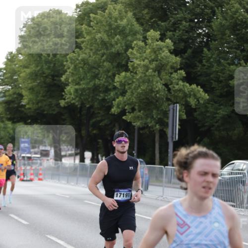 29.06.2025 - hella hamburg halbmarathon Jannik Wohlers http://msf.ph/oto/8191725 29.06.2025 09:45:15 Lombardsbrücke 57, 1686, 1707, 2689, 4129, 4679, 4698, 4749, 5550, 6358, 7389, 7965, 8190, 9571, 9634, 10017, 10876, 11120, 12308, 12691, 12988, 13066, 13618, 14028, 14395, 14466, 14622, 14784, 15826, 15887, 16712, 16724, 16755, 17151, 17191, 17197, 17802, 18099, 18177 meine-sportfotos.de