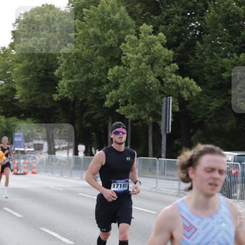 29.06.2025 - hella hamburg halbmarathon Jannik Wohlers http://msf.ph/oto/8191740 29.06.2025 09:45:15 Lombardsbrücke 57, 1686, 1707, 2689, 4129, 4679, 4698, 4749, 5550, 6358, 7389, 7965, 8190, 9571, 9634, 10017, 10876, 11120, 12308, 12691, 12988, 13066, 13618, 14028, 14395, 14466, 14622, 14784, 15826, 15887, 16712, 16724, 16755, 17151, 17191, 17197, 17802, 18099, 18177 meine-sportfotos.de