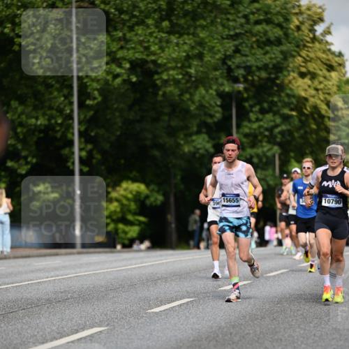29.06.2025 - hella hamburg halbmarathon Dr. Thomas Lammeyer http://msf.ph/oto/8191744 29.06.2025 09:47:39 Kennedybrücke 1065, 2879, 3075, 3845, 3968, 4678, 5344, 7231, 7349, 7793, 8975, 9047, 10106, 10173, 10790 meine-sportfotos.de