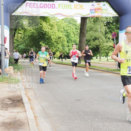 29.06.2025 - hella hamburg halbmarathon MichiJ http://msf.ph/oto/8191762 29.06.2025 10:19:51 Zwischen KM18-KM19 3845, 8190, 8318, 8784, 9634, 10270, 15507, 18422 meine-sportfotos.de