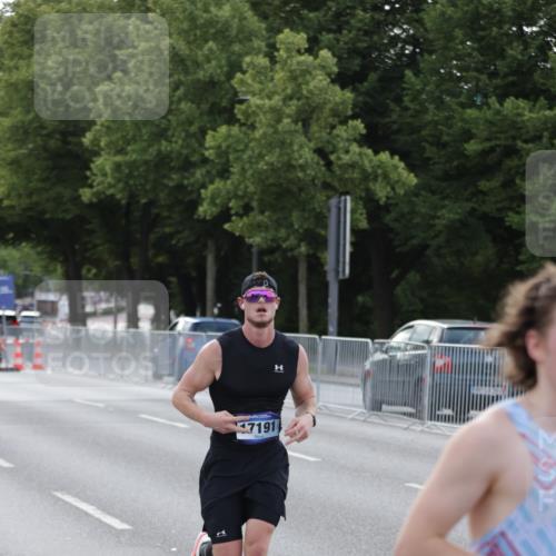 29.06.2025 - hella hamburg halbmarathon Jannik Wohlers http://msf.ph/oto/8191782 29.06.2025 09:45:15 Lombardsbrücke 57, 1686, 1707, 2689, 4129, 4679, 4698, 4749, 5550, 6358, 7389, 7965, 8190, 9571, 9634, 10017, 10876, 11120, 12308, 12691, 12988, 13066, 13618, 14028, 14395, 14466, 14622, 14784, 15826, 15887, 16712, 16724, 16755, 17151, 17191, 17197, 17802, 18099, 18177 meine-sportfotos.de