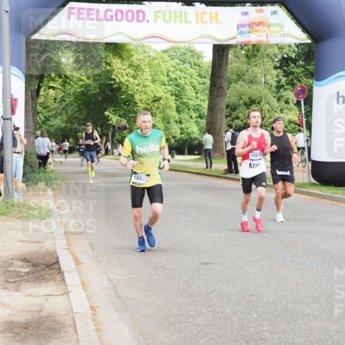 29.06.2025 - hella hamburg halbmarathon MichiJ http://msf.ph/oto/8191807 29.06.2025 10:19:52 Zwischen KM18-KM19 3845, 8190, 8318, 8784, 9634, 10270, 18422 meine-sportfotos.de
