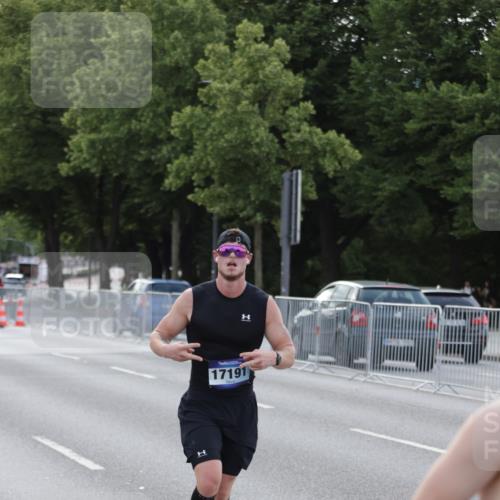 29.06.2025 - hella hamburg halbmarathon Jannik Wohlers http://msf.ph/oto/8191815 29.06.2025 09:45:16 Lombardsbrücke 1686, 1707, 2689, 4129, 4679, 4698, 4749, 5187, 5550, 6358, 7389, 7965, 8190, 10017, 10876, 11120, 12232, 12308, 12691, 12988, 13066, 13618, 14395, 14466, 14549, 14622, 14784, 15826, 15887, 16712, 16724, 16755, 17151, 17191, 17197, 17802, 18099, 18177 meine-sportfotos.de