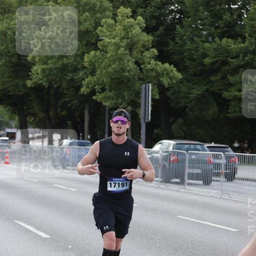 29.06.2025 - hella hamburg halbmarathon Jannik Wohlers http://msf.ph/oto/8191836 29.06.2025 09:45:16 Lombardsbrücke 1686, 1707, 2689, 4129, 4679, 4698, 4749, 5187, 5550, 6358, 7389, 7965, 8190, 10017, 10876, 11120, 12232, 12308, 12691, 12988, 13066, 13618, 14395, 14466, 14549, 14622, 14784, 15826, 15887, 16712, 16724, 16755, 17151, 17191, 17197, 17802, 18099, 18177 meine-sportfotos.de