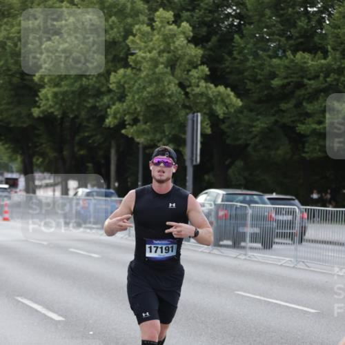 29.06.2025 - hella hamburg halbmarathon Jannik Wohlers http://msf.ph/oto/8191854 29.06.2025 09:45:16 Lombardsbrücke 1686, 1707, 2689, 4129, 4679, 4698, 4749, 5187, 5550, 6358, 7389, 7965, 8190, 10017, 10876, 11120, 12232, 12308, 12691, 12988, 13066, 13618, 14395, 14466, 14549, 14622, 14784, 15826, 15887, 16712, 16724, 16755, 17151, 17191, 17197, 17802, 18099, 18177 meine-sportfotos.de