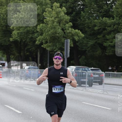 29.06.2025 - hella hamburg halbmarathon Jannik Wohlers http://msf.ph/oto/8191873 29.06.2025 09:45:16 Lombardsbrücke 1686, 1707, 2689, 4129, 4679, 4698, 4749, 5187, 5550, 6358, 7389, 7965, 8190, 10017, 10876, 11120, 12232, 12308, 12691, 12988, 13066, 13618, 14395, 14466, 14549, 14622, 14784, 15826, 15887, 16712, 16724, 16755, 17151, 17191, 17197, 17802, 18099, 18177 meine-sportfotos.de