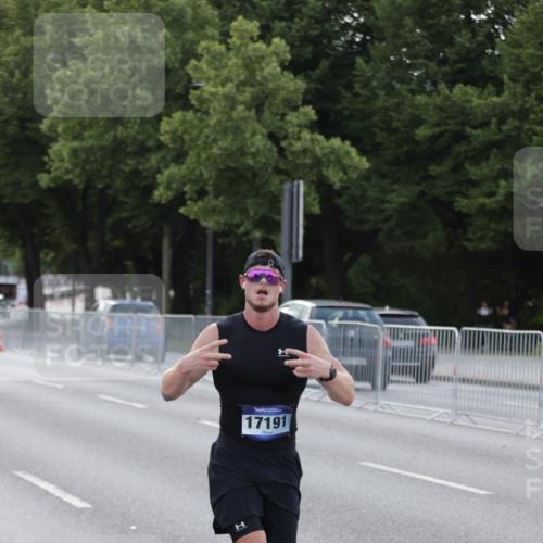 29.06.2025 - hella hamburg halbmarathon Jannik Wohlers http://msf.ph/oto/8191888 29.06.2025 09:45:16 Lombardsbrücke 1686, 1707, 2689, 4129, 4679, 4698, 4749, 5187, 5550, 6358, 7389, 7965, 8190, 10017, 10876, 11120, 12232, 12308, 12691, 12988, 13066, 13618, 14395, 14466, 14549, 14622, 14784, 15826, 15887, 16712, 16724, 16755, 17151, 17191, 17197, 17802, 18099, 18177 meine-sportfotos.de