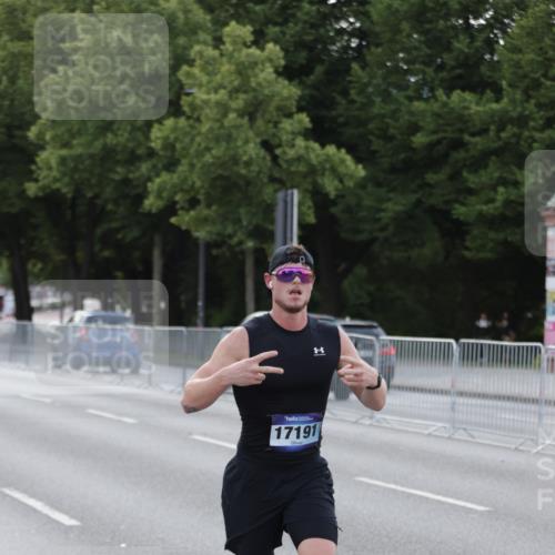29.06.2025 - hella hamburg halbmarathon Jannik Wohlers http://msf.ph/oto/8191910 29.06.2025 09:45:16 Lombardsbrücke 1686, 1707, 2689, 4129, 4679, 4698, 4749, 5187, 5550, 6358, 7389, 7965, 8190, 10017, 10876, 11120, 12232, 12308, 12691, 12988, 13066, 13618, 14395, 14466, 14549, 14622, 14784, 15826, 15887, 16712, 16724, 16755, 17151, 17191, 17197, 17802, 18099, 18177 meine-sportfotos.de