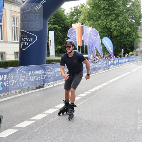 29.06.2025 - hella hamburg halbmarathon Strokosch-Dieckow http://msf.ph/oto/8191940 29.06.2025 09:33:42 Ziel 20119, 20126, 20367 meine-sportfotos.de