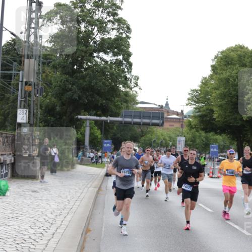 29.06.2025 - hella hamburg halbmarathon Jannik Wohlers http://msf.ph/oto/8192003 29.06.2025 09:45:17 Lombardsbrücke 1686, 1707, 2689, 4129, 4679, 4698, 4749, 5187, 5550, 6358, 7389, 7965, 8190, 10017, 10876, 11120, 12232, 12308, 12691, 12988, 13066, 13343, 13618, 14395, 14466, 14549, 14622, 14784, 15826, 15887, 16712, 16724, 16755, 17117, 17151, 17191, 17197, 17802, 18099, 18135, 18177 meine-sportfotos.de