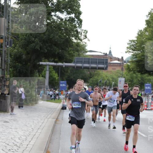 29.06.2025 - hella hamburg halbmarathon Jannik Wohlers http://msf.ph/oto/8192070 29.06.2025 09:45:17 Lombardsbrücke 1686, 1707, 2689, 4129, 4679, 4698, 4749, 5187, 5550, 6358, 7389, 7965, 8190, 10017, 10876, 11120, 12232, 12308, 12691, 12988, 13066, 13343, 13618, 14395, 14466, 14549, 14622, 14784, 15826, 15887, 16712, 16724, 16755, 17117, 17151, 17191, 17197, 17802, 18099, 18135, 18177 meine-sportfotos.de