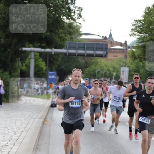 29.06.2025 - hella hamburg halbmarathon Jannik Wohlers http://msf.ph/oto/8192092 29.06.2025 09:45:18 Lombardsbrücke 1686, 1707, 2689, 4129, 4679, 4698, 4749, 5187, 5550, 6358, 6878, 7965, 8190, 10017, 10270, 10484, 10876, 11120, 12232, 12308, 12691, 12988, 13066, 13343, 13618, 13686, 14395, 14466, 14549, 14622, 14784, 15826, 15887, 16712, 16724, 16755, 17117, 17151, 17191, 17197, 18135, 18177 meine-sportfotos.de
