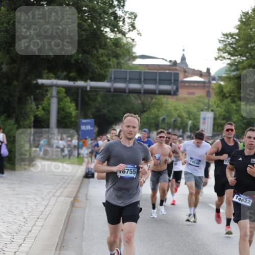 29.06.2025 - hella hamburg halbmarathon Jannik Wohlers http://msf.ph/oto/8192101 29.06.2025 09:45:18 Lombardsbrücke 1686, 1707, 2689, 4129, 4679, 4698, 4749, 5187, 5550, 6358, 6878, 7965, 8190, 10017, 10270, 10484, 10876, 11120, 12232, 12308, 12691, 12988, 13066, 13343, 13618, 13686, 14395, 14466, 14549, 14622, 14784, 15826, 15887, 16712, 16724, 16755, 17117, 17151, 17191, 17197, 18135, 18177 meine-sportfotos.de