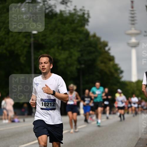 29.06.2025 - hella hamburg halbmarathon Dr. Thomas Lammeyer http://msf.ph/oto/8192103 29.06.2025 10:11:07 Kennedybrücke 1245, 4502, 5287, 5807, 6314, 6572, 6664, 9560, 10212, 10297, 11394 meine-sportfotos.de