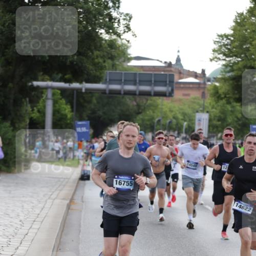 29.06.2025 - hella hamburg halbmarathon Jannik Wohlers http://msf.ph/oto/8192130 29.06.2025 09:45:18 Lombardsbrücke 1686, 1707, 2689, 4129, 4679, 4698, 4749, 5187, 5550, 6358, 6878, 7965, 8190, 10017, 10270, 10484, 10876, 11120, 12232, 12308, 12691, 12988, 13066, 13343, 13618, 13686, 14395, 14466, 14549, 14622, 14784, 15826, 15887, 16712, 16724, 16755, 17117, 17151, 17191, 17197, 18135, 18177 meine-sportfotos.de