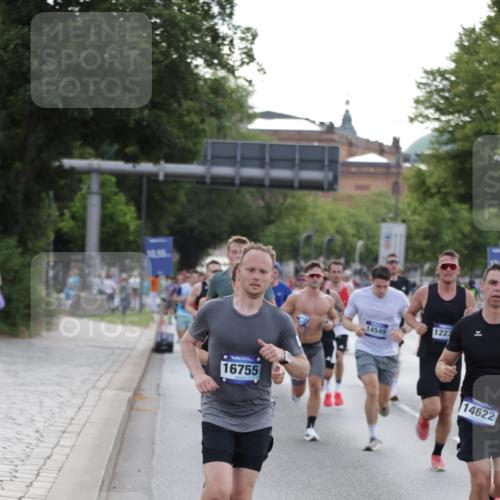 29.06.2025 - hella hamburg halbmarathon Jannik Wohlers http://msf.ph/oto/8192150 29.06.2025 09:45:18 Lombardsbrücke 1686, 1707, 2689, 4129, 4679, 4698, 4749, 5187, 5550, 6358, 6878, 7965, 8190, 10017, 10270, 10484, 10876, 11120, 12232, 12308, 12691, 12988, 13066, 13343, 13618, 13686, 14395, 14466, 14549, 14622, 14784, 15826, 15887, 16712, 16724, 16755, 17117, 17151, 17191, 17197, 18135, 18177 meine-sportfotos.de