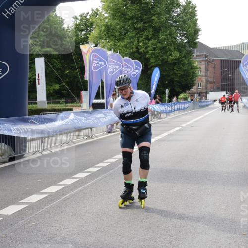 29.06.2025 - hella hamburg halbmarathon Strokosch-Dieckow http://msf.ph/oto/8192196 29.06.2025 09:34:10 Ziel 20001, 20124, 20303, 20406, 20547 meine-sportfotos.de