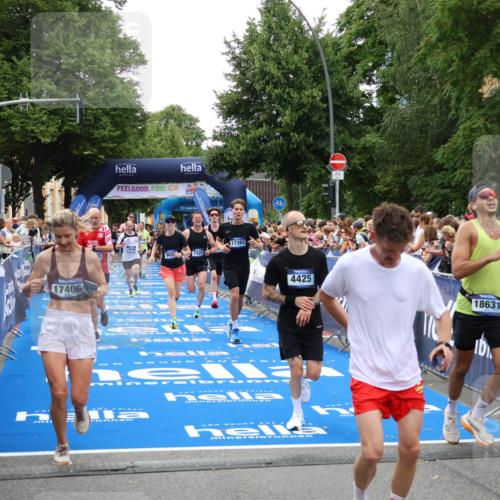29.06.2025 - hella hamburg halbmarathon Zöllner http://msf.ph/oto/8192309 29.06.2025 10:45:01 Ziel 1171, 1424, 1520, 2890, 4425, 7843, 9030, 15334, 16058, 17381, 17382, 17406, 17544, 18055, 18631 meine-sportfotos.de