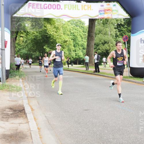 29.06.2025 - hella hamburg halbmarathon MichiJ http://msf.ph/oto/8192317 29.06.2025 10:19:55 Zwischen KM18-KM19 2689, 8190, 8318, 8784, 10270, 18422 meine-sportfotos.de