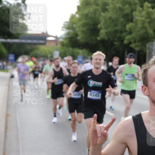 29.06.2025 - hella hamburg halbmarathon Jannik Wohlers http://msf.ph/oto/8192337 29.06.2025 09:45:39 Lombardsbrücke 1080, 1894, 2460, 2525, 3809, 4463, 4812, 6169, 6495, 6878, 7055, 7186, 7880, 8062, 9345, 10270, 10453, 10484, 11199, 11282, 12189, 12681, 13167, 13686, 13754, 14167, 14293, 14548, 14699, 15054, 15115, 15326, 15507, 15689, 15835, 16148, 16507, 16580, 16695, 16963, 17056, 17322, 17691, 17768, 18854, 19022, 19118 meine-sportfotos.de
