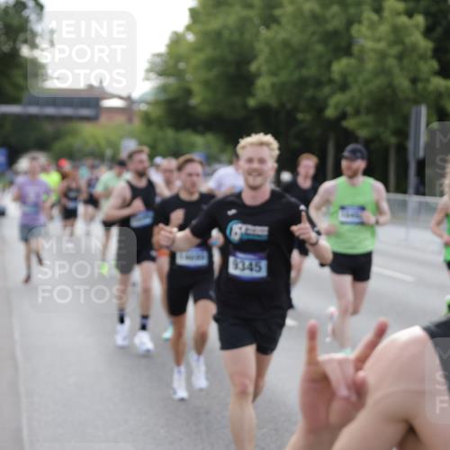 29.06.2025 - hella hamburg halbmarathon Jannik Wohlers http://msf.ph/oto/8192364 29.06.2025 09:45:39 Lombardsbrücke 1080, 1894, 2460, 2525, 3809, 4463, 4812, 6169, 6495, 6878, 7055, 7186, 7880, 8062, 9345, 10270, 10453, 10484, 11199, 11282, 12189, 12681, 13167, 13686, 13754, 14167, 14293, 14548, 14699, 15054, 15115, 15326, 15507, 15689, 15835, 16148, 16507, 16580, 16695, 16963, 17056, 17322, 17691, 17768, 18854, 19022, 19118 meine-sportfotos.de