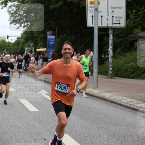 29.06.2025 - hella hamburg halbmarathon Yannick Fuchs http://msf.ph/oto/8192366 29.06.2025 10:31:16 20KM 1385, 1571, 2121, 2774, 3959, 5961, 6915, 7831, 8084, 8121, 9313, 10404, 10852, 11120, 11304, 11620, 12051, 12168, 12916, 13991, 14075, 14622, 15621, 16158, 17078, 17192, 18038, 18156, 18733 meine-sportfotos.de