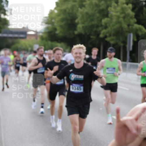 29.06.2025 - hella hamburg halbmarathon Jannik Wohlers http://msf.ph/oto/8192373 29.06.2025 09:45:39 Lombardsbrücke 1080, 1894, 2460, 2525, 3809, 4463, 4812, 6169, 6495, 6878, 7055, 7186, 7880, 8062, 9345, 10270, 10453, 10484, 11199, 11282, 12189, 12681, 13167, 13686, 13754, 14167, 14293, 14548, 14699, 15054, 15115, 15326, 15507, 15689, 15835, 16148, 16507, 16580, 16695, 16963, 17056, 17322, 17691, 17768, 18854, 19022, 19118 meine-sportfotos.de