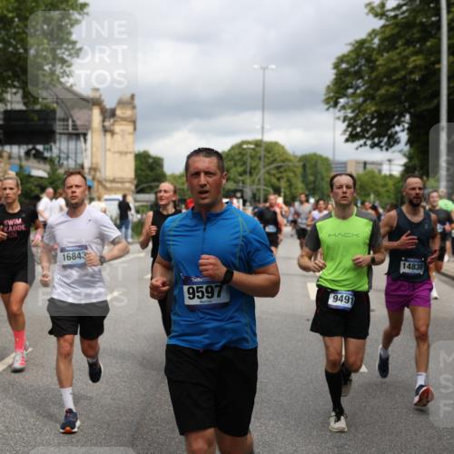 29.06.2025 - hella hamburg halbmarathon Yannick Fuchs http://msf.ph/oto/8192427 29.06.2025 10:44:03 20KM 1216, 1321, 2020, 2234, 2516, 2788, 3296, 3414, 3543, 3562, 3692, 3852, 4247, 4933, 5447, 5978, 6115, 6125, 6282, 7100, 7657, 8454, 8576, 8689, 8813, 8899, 8921, 9031, 9200, 9303, 9491, 9551, 9597, 9723, 10189, 10480, 11339, 11975, 12035, 12203, 12271, 12733, 13159, 13225, 13282, 13463, 13758, 13976, 14562, 14794, 14838, 15519, 15620, 15966, 16000, 16403, 16738, 16843, 16877, 16887, 17001, 17282, 17908, 18229, 18350, 18451, 18960 meine-sportfotos.de