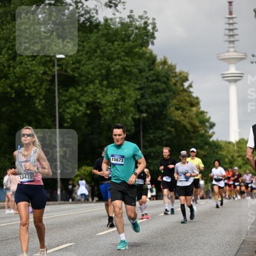 29.06.2025 - hella hamburg halbmarathon Dr. Thomas Lammeyer http://msf.ph/oto/8192489 29.06.2025 10:11:10 Kennedybrücke 1245, 4502, 5287, 5807, 5845, 6314, 6572, 6664, 9560, 10212, 10297, 10703, 11114, 11394 meine-sportfotos.de